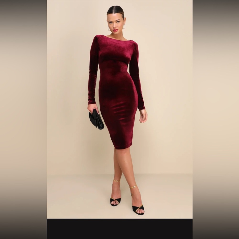 Lulu’s Va Va Voom Burgundy Velvet Backless Long Sleeve Midi Dress
